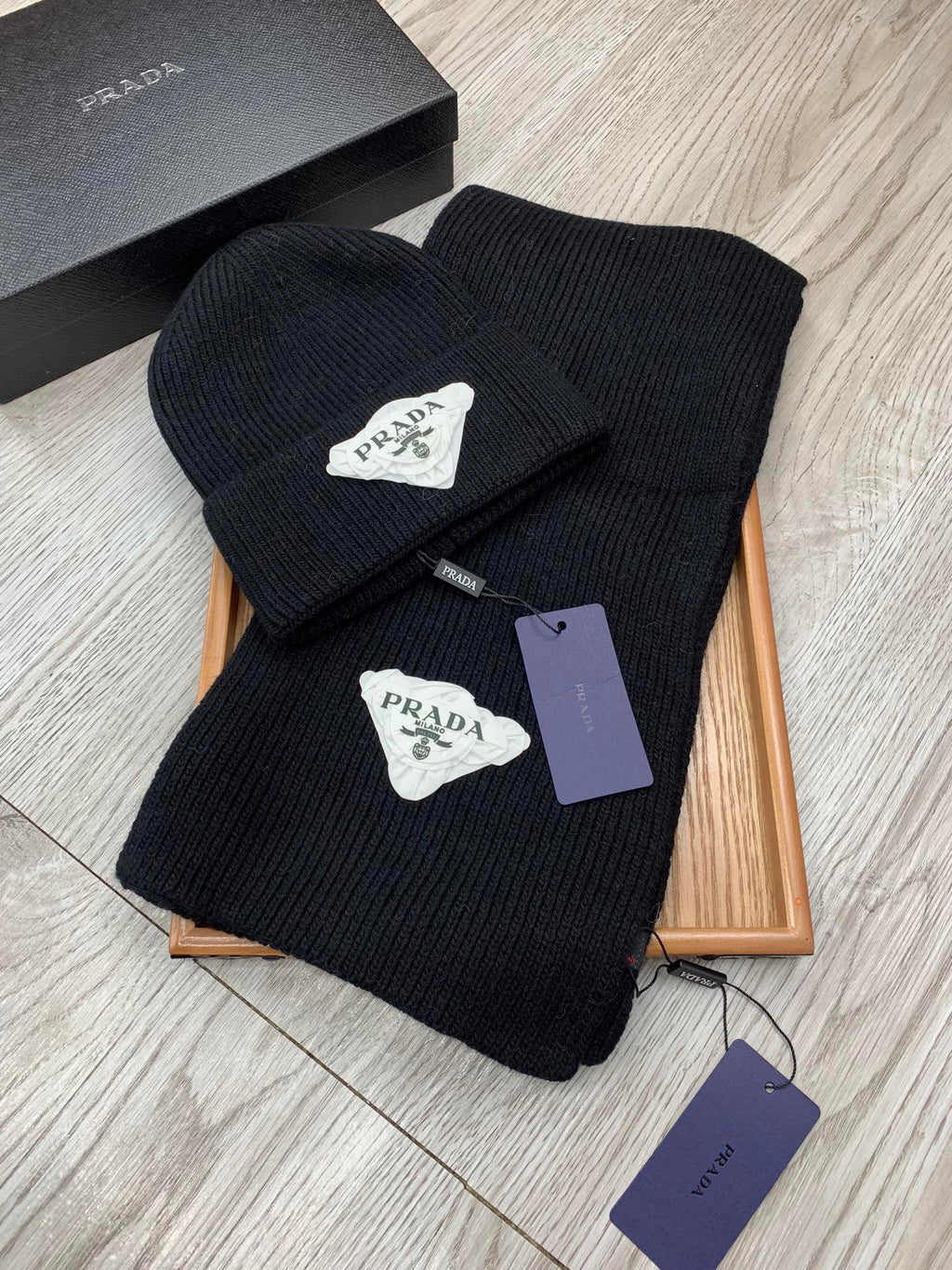 PRADA SET SCARF AND HAT IN BLACK WOOL AND RABBIT FUR 386077