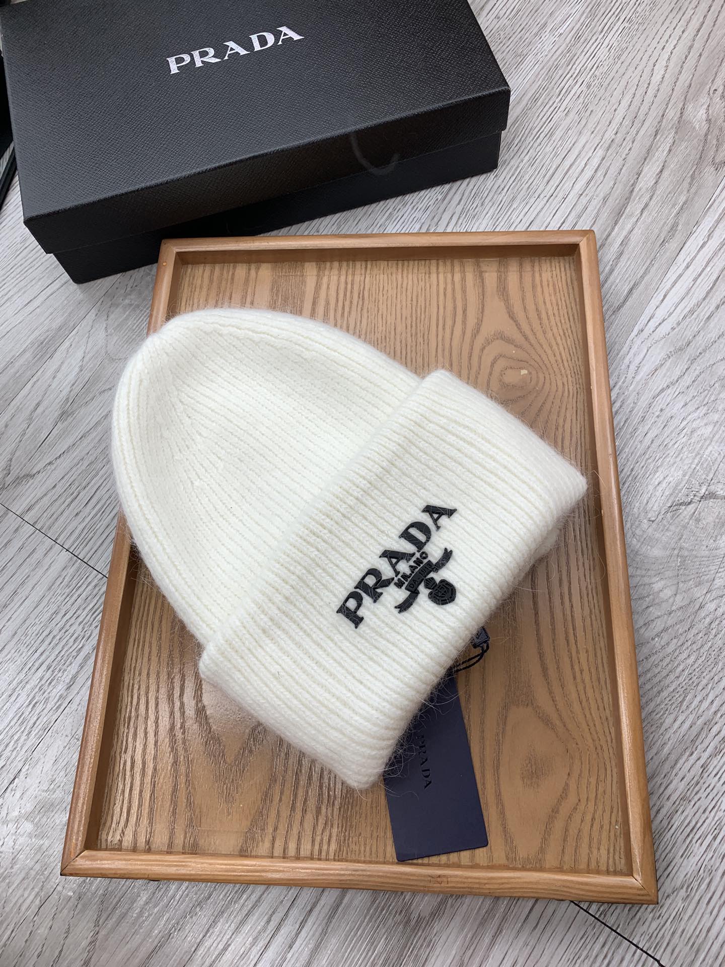 PRADA BEANIE HAT IN WHITE WOOL 108748