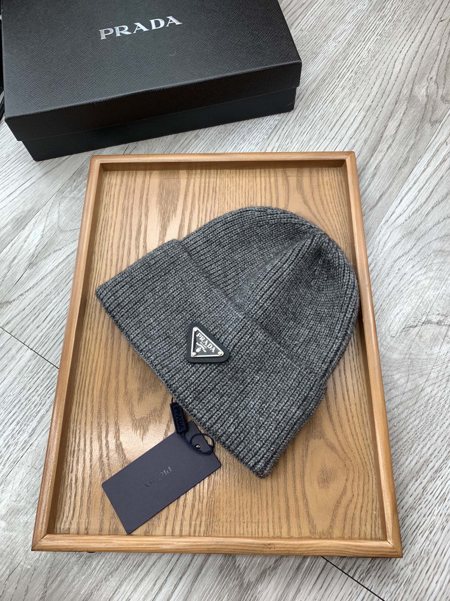 PRADA BEANIIE HAT IN GRAPHITE GRAY WOOL 335032