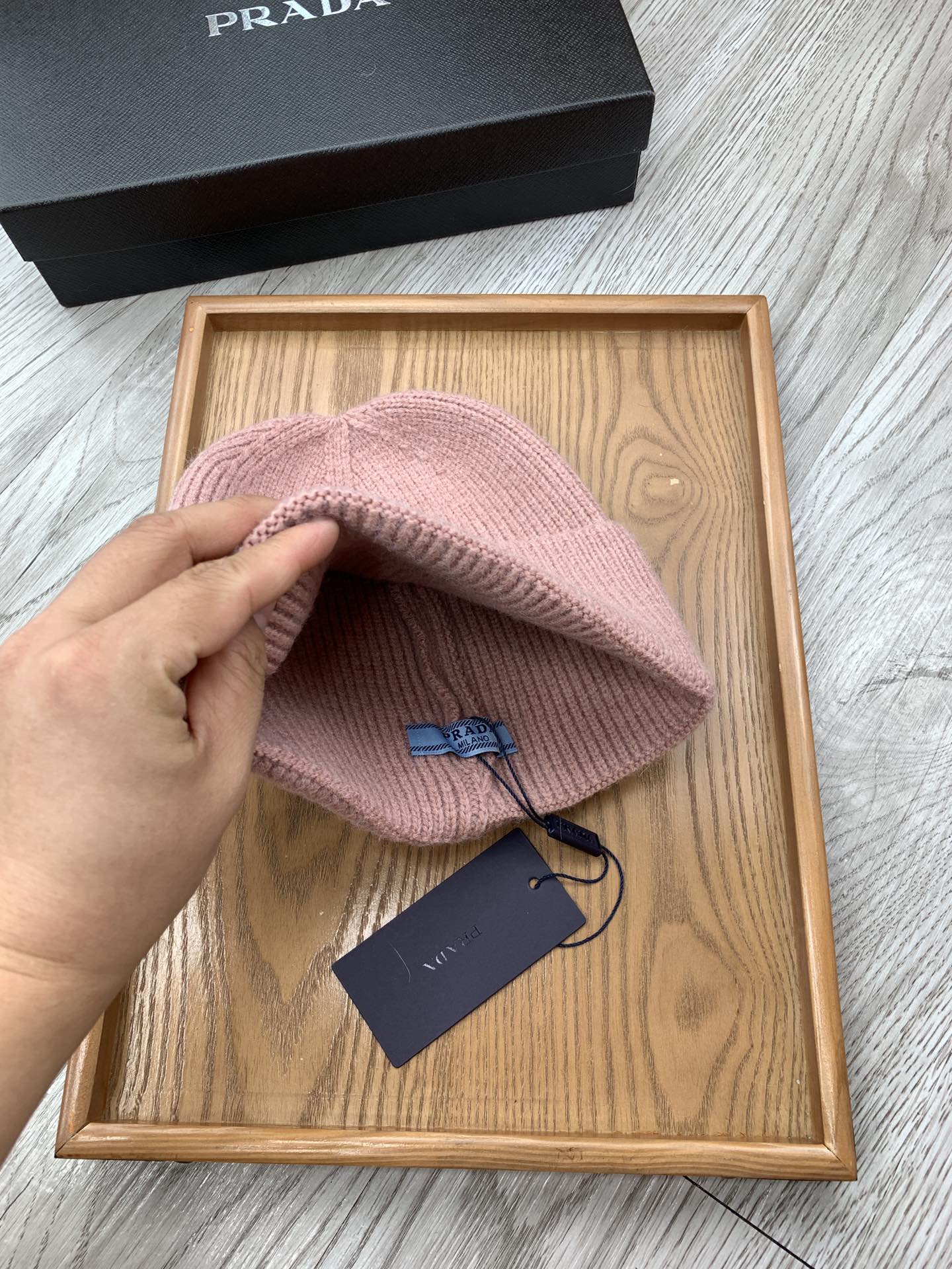PRADA BEANIIE HAT IN CREPE PINK WOOL 335034