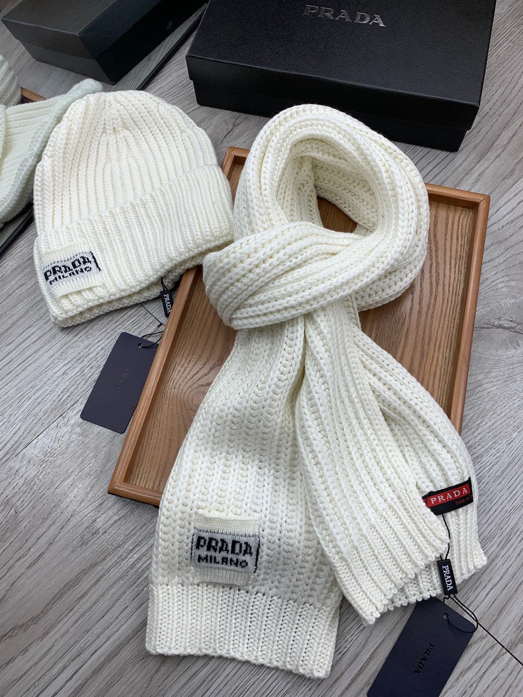 PRADA SET SCARF AND HAT IN WHITE WOOL AND RABBIT FUR 388991