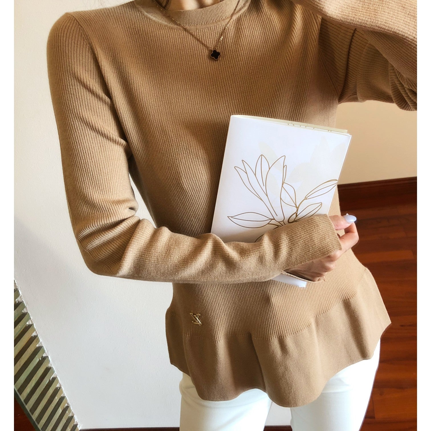 LOUIS VUITTON LV 25S CREW NECK RUFFLE PULLOVER 0084