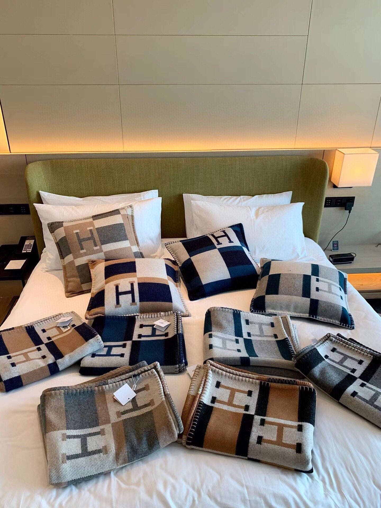HERMES BLANKET 170 CM IN COLORFUL WOOL AND CASERE 689475