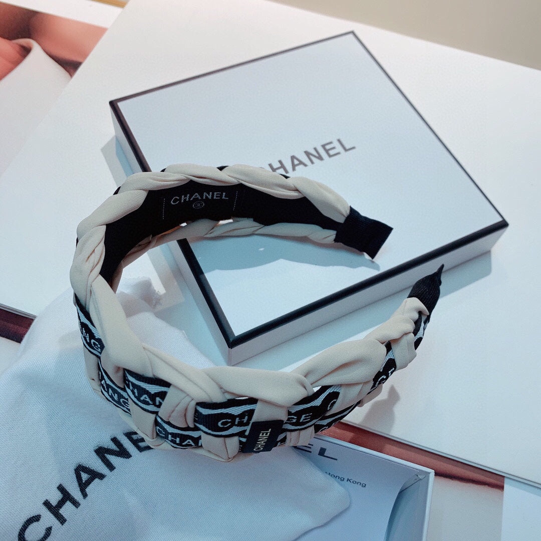 CHANEL WHITE MIX BLACK FABRIC HAIRBAND 832193