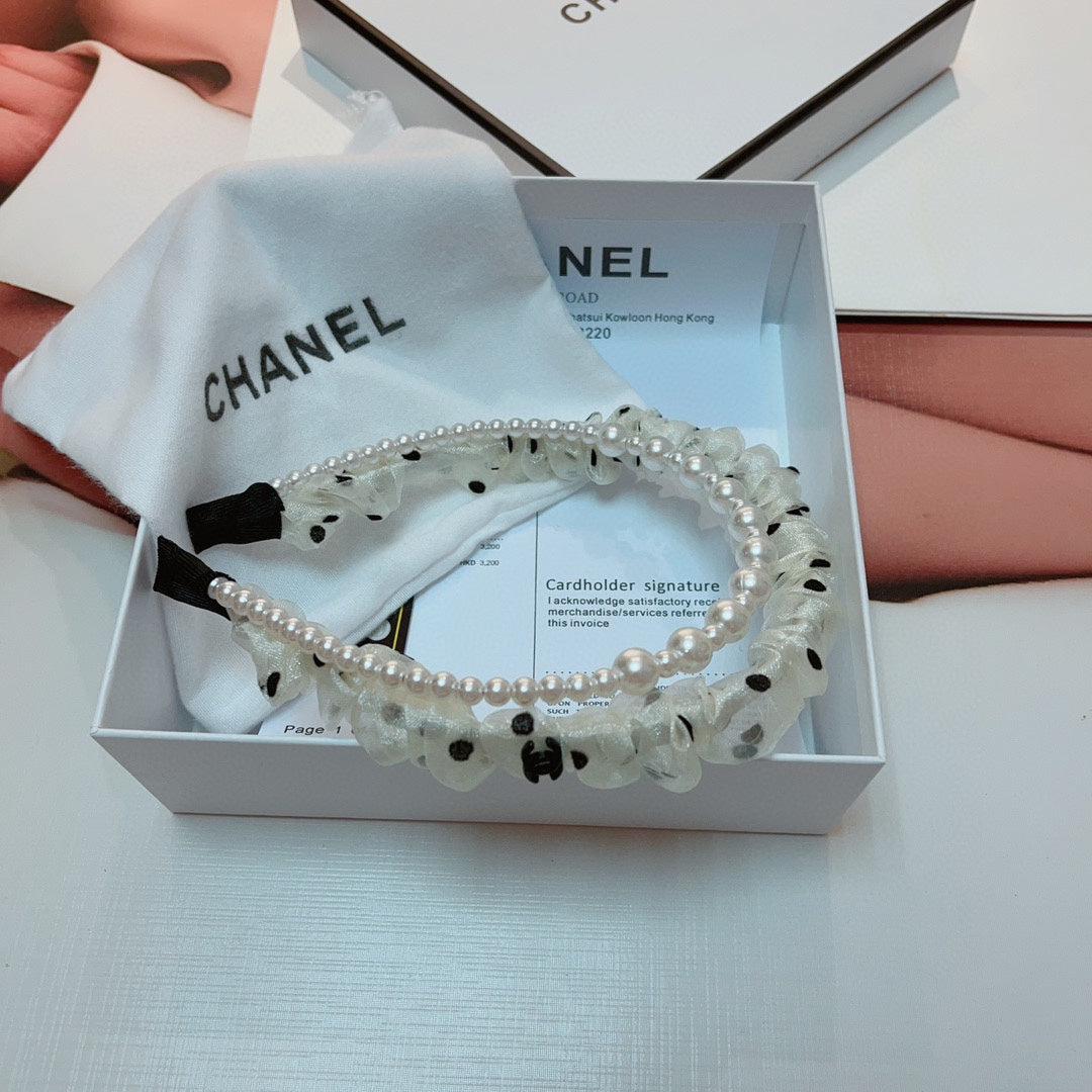 CHANEL WHITE VOILE FABRIC HAIRBAND WITH PEARL CHAIN 867188