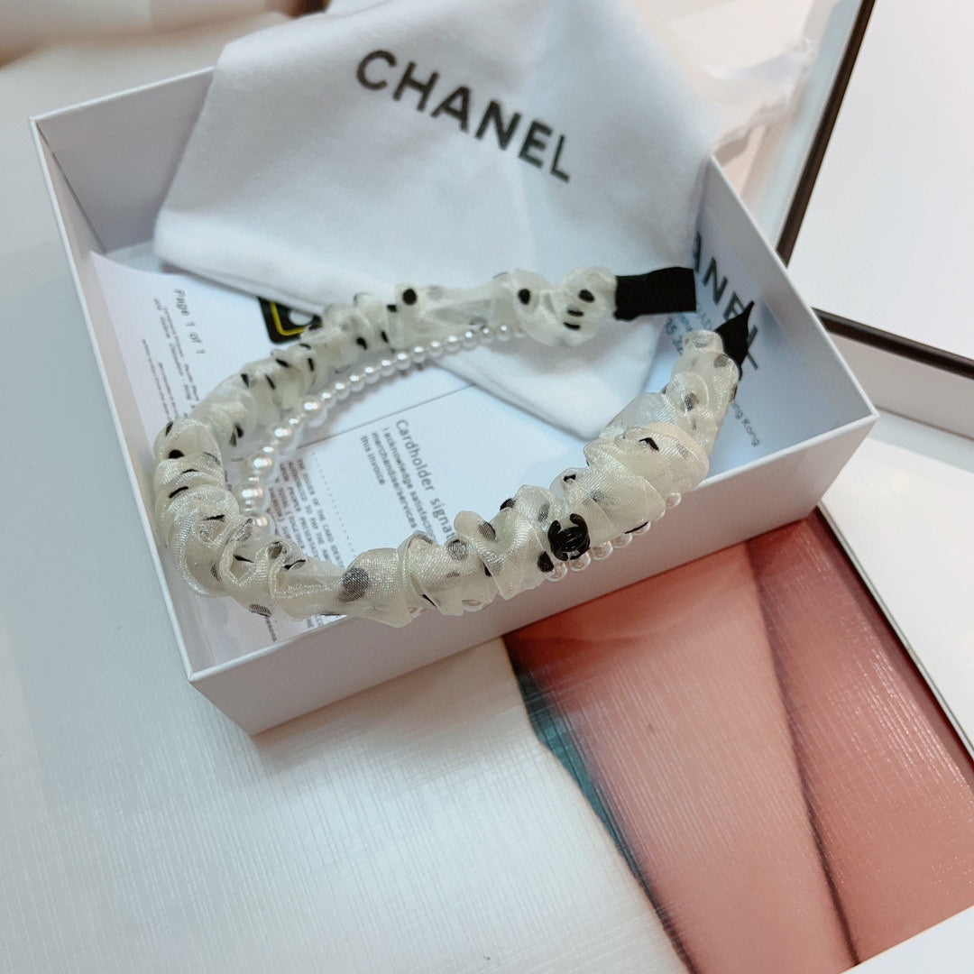 CHANEL WHITE VOILE FABRIC HAIRBAND WITH PEARL CHAIN 867188