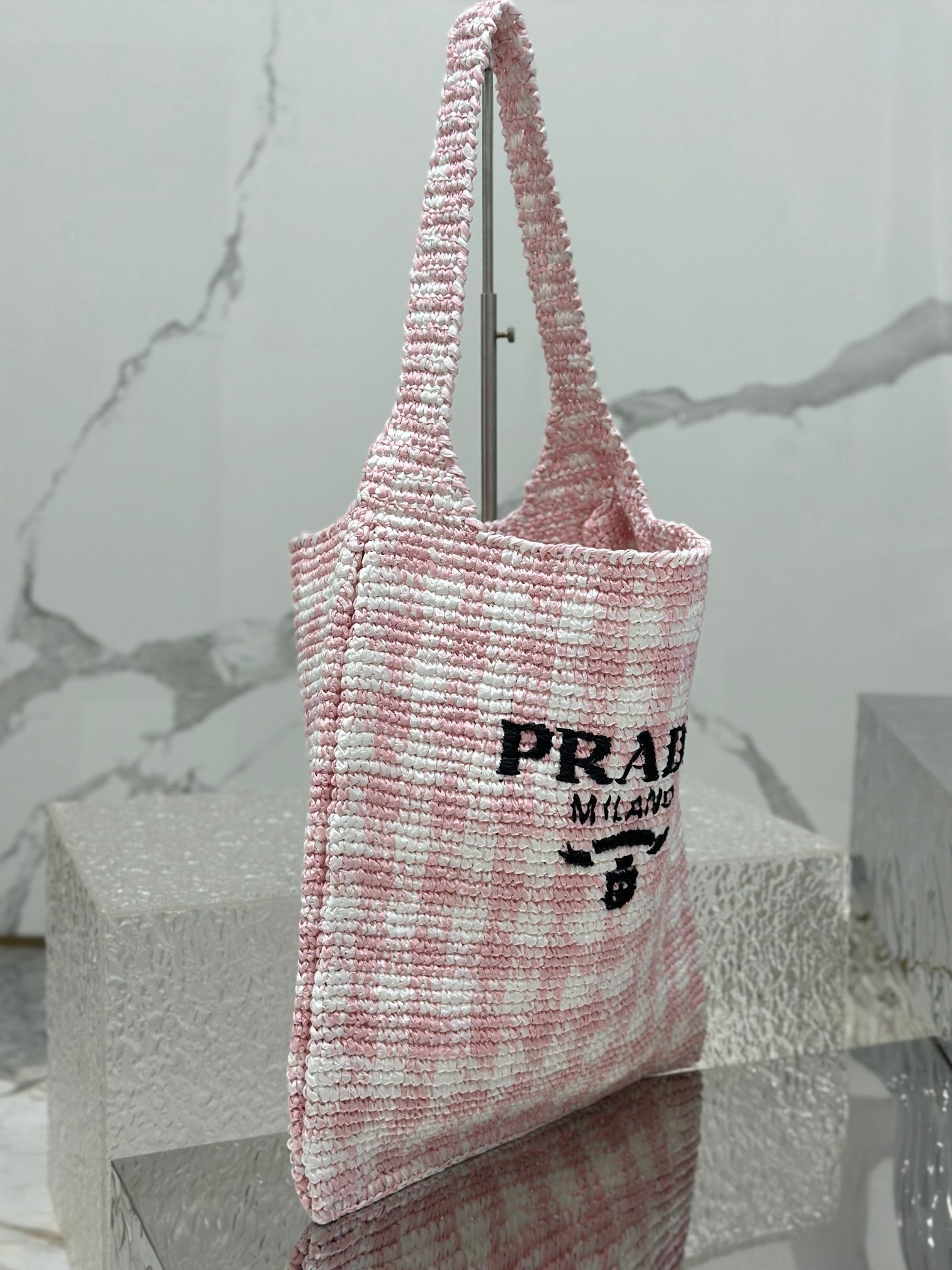 PRADA LARGE TOTE BAG 45 IN PINK MIX WHITE AND BLACK WOVEN RAFFIA