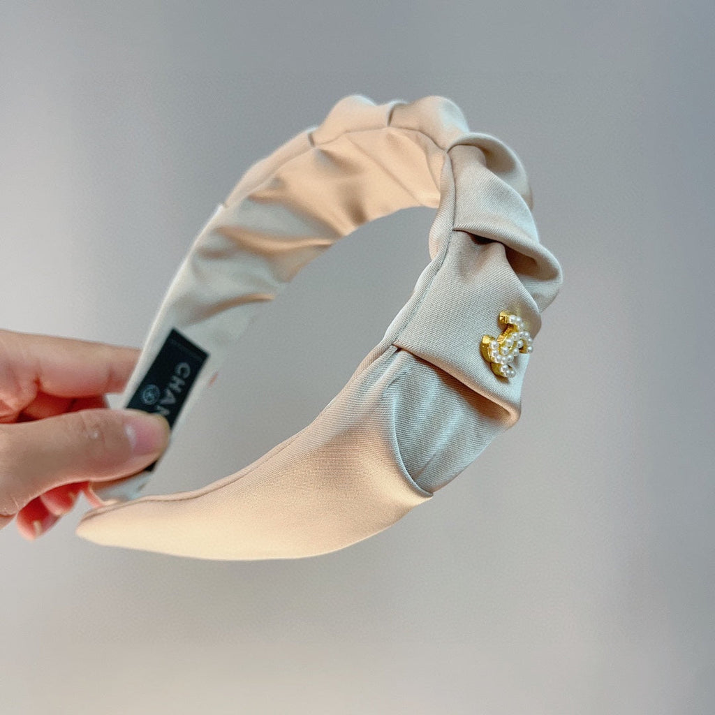 CHANEL WHITE CREAM FABRIC HAIRBAND 925660