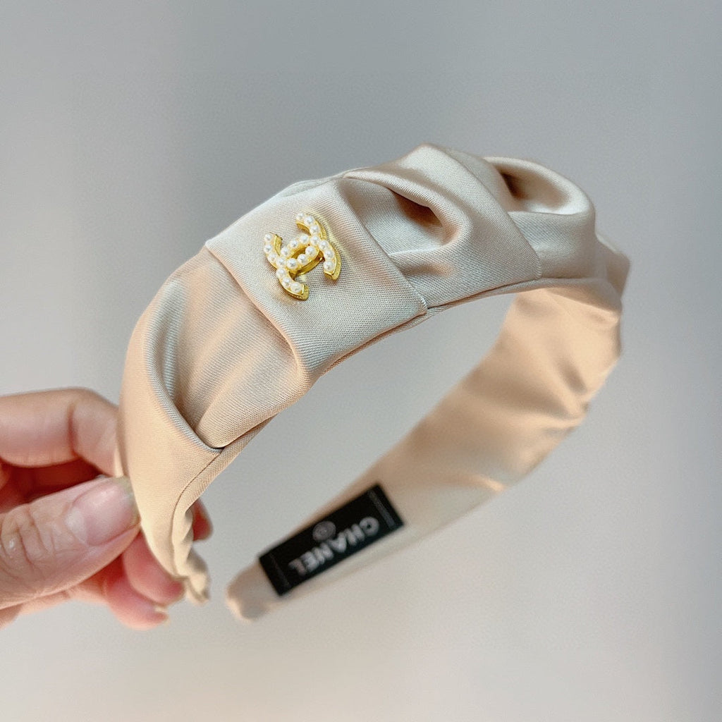 CHANEL WHITE CREAM FABRIC HAIRBAND 925660