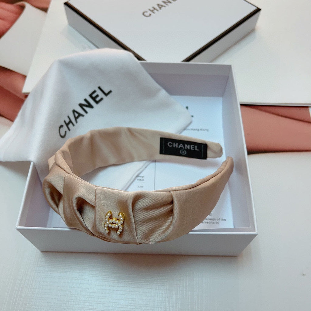 CHANEL WHITE CREAM FABRIC HAIRBAND 925660
