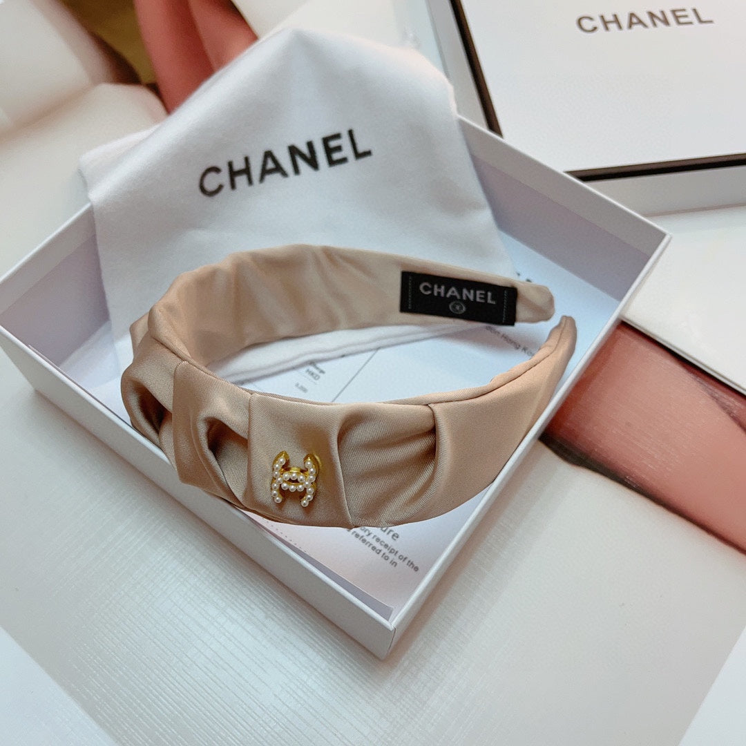 CHANEL WHITE CREAM FABRIC HAIRBAND 925660