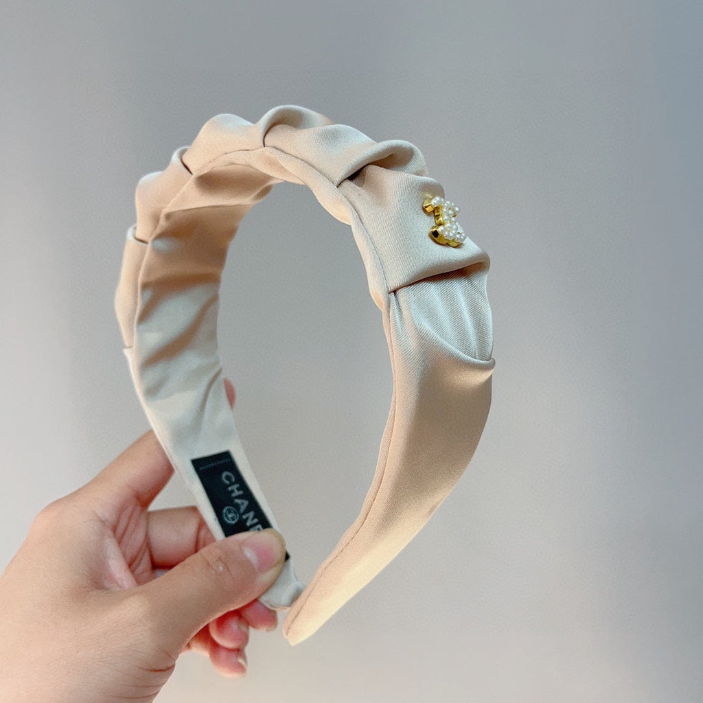 CHANEL WHITE CREAM FABRIC HAIRBAND 925660