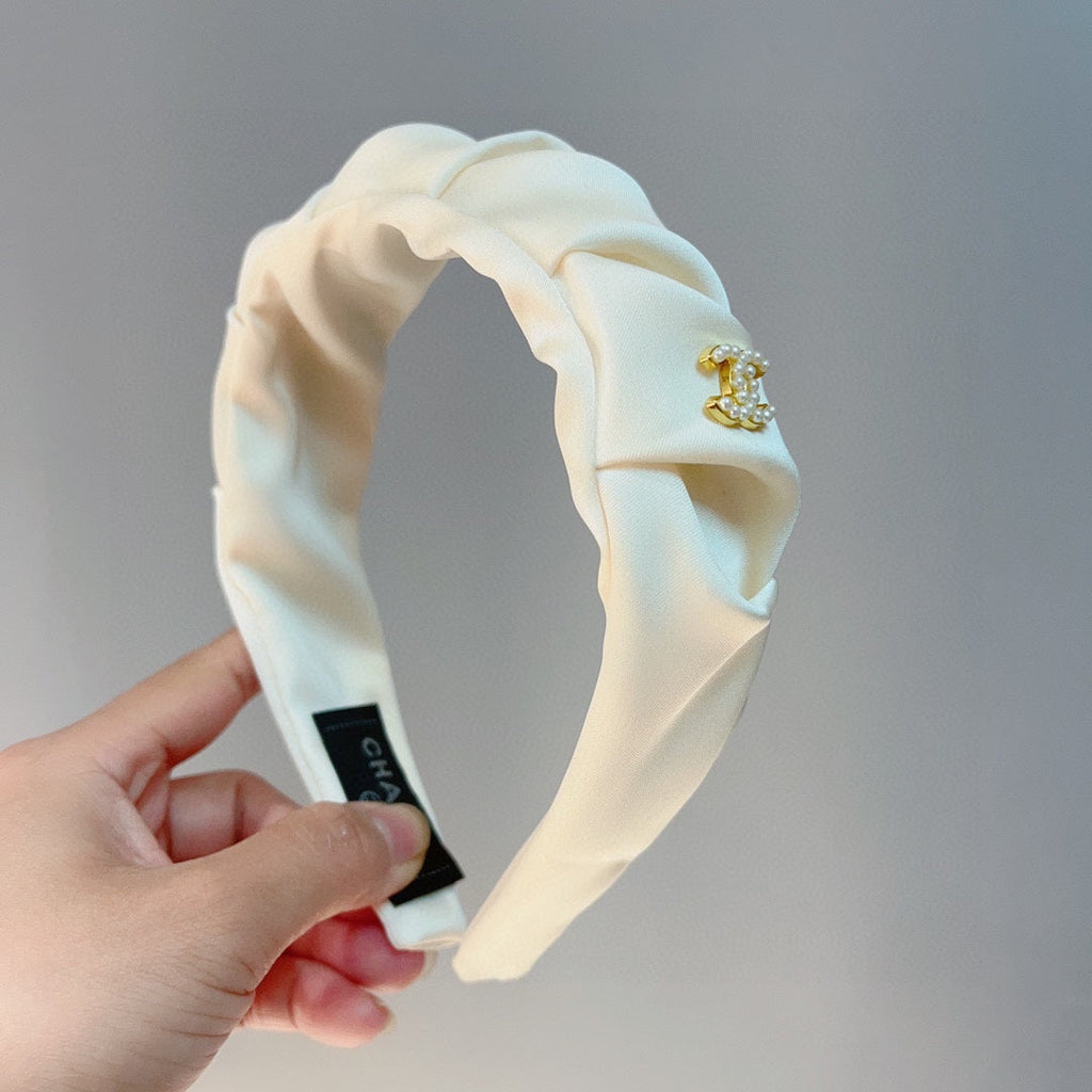 CHANEL WHITE FABRIC HAIRBAND 925662