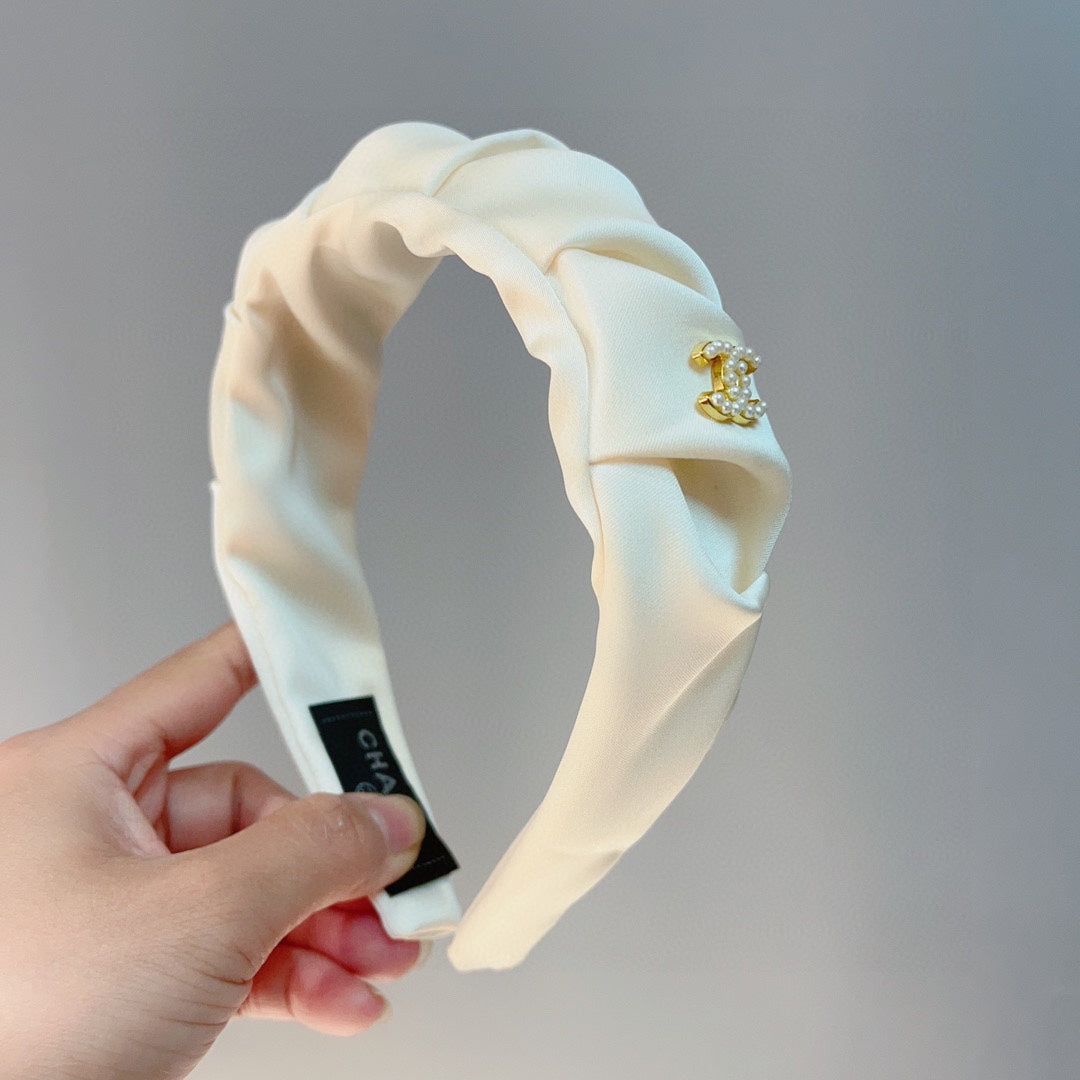 CHANEL WHITE FABRIC HAIRBAND 925662