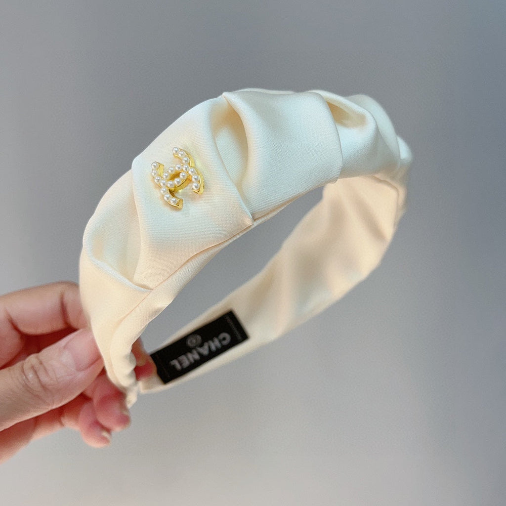 CHANEL WHITE FABRIC HAIRBAND 925662