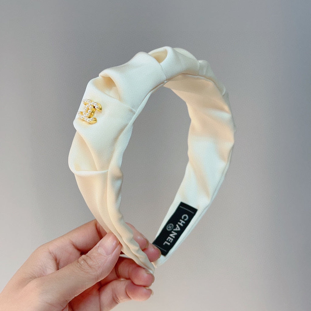 CHANEL WHITE FABRIC HAIRBAND 925662