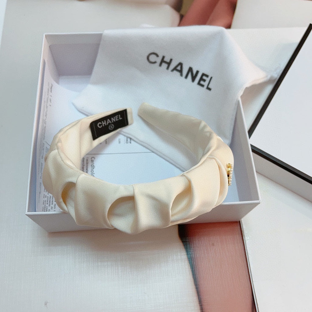 CHANEL WHITE FABRIC HAIRBAND 925662