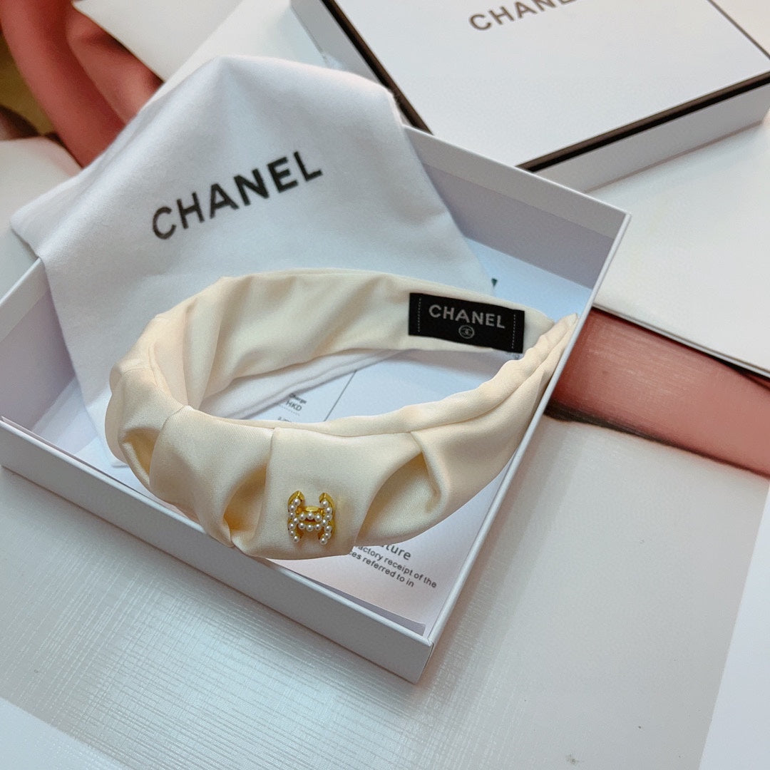 CHANEL WHITE FABRIC HAIRBAND 925662