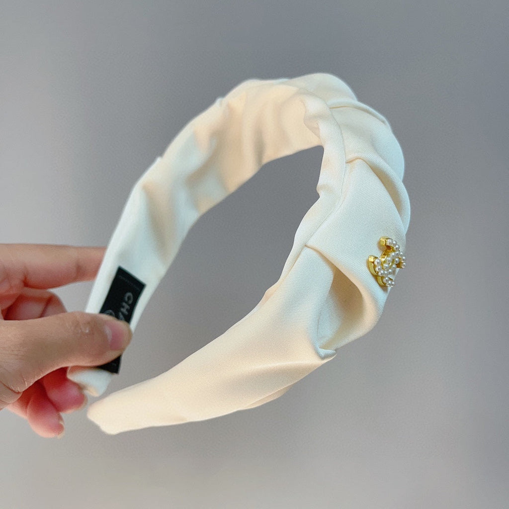 CHANEL WHITE FABRIC HAIRBAND 925662