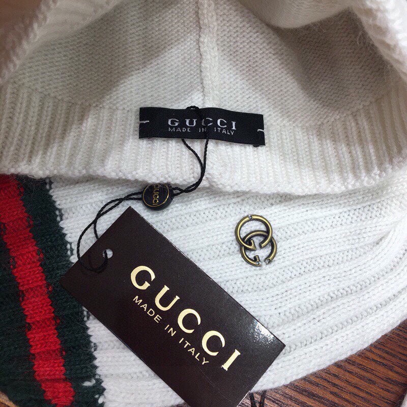 GUCCI SET SCARF AND HAT IN WHITE WOOL AND CASHMERE 945028
