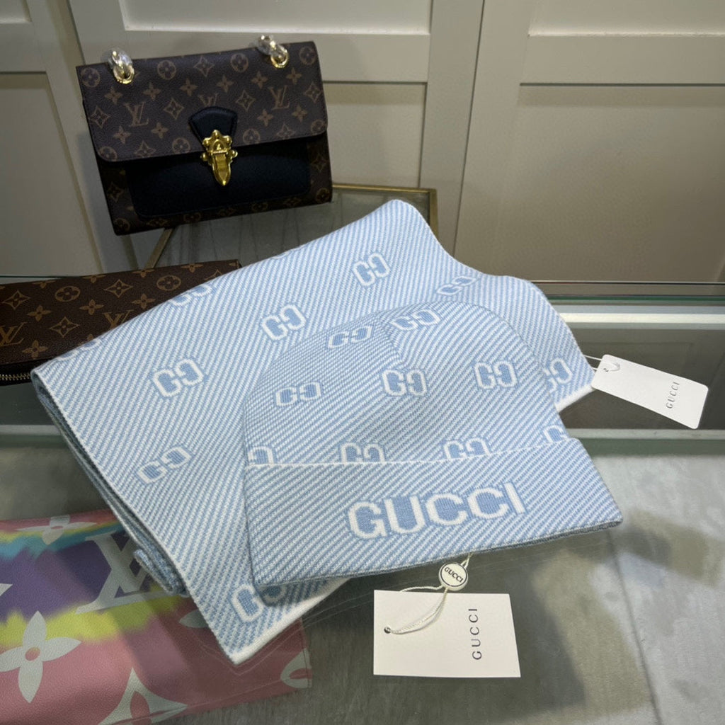 GUCCI SET SCARF AND HAT IN LIGHT BLUE MIX WHITE WOOL AND CASHMERE 946331