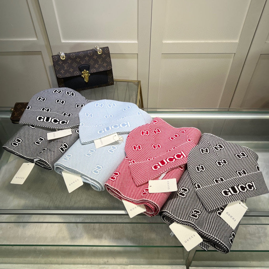 GUCCI SET SCARF AND HAT IN PUNCH PINK MIX WHITE WOOL AND CASHMERE 946332