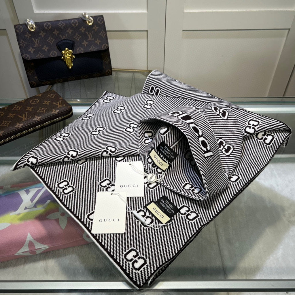GUCCI SET SCARF AND HAT IN BLACK MIX WHITE WOOL AND CASHMERE 946332