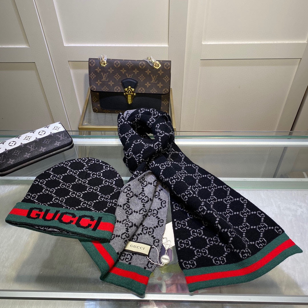 GUCCI SET SCARF AND HAT IN BLACK MONOGRAM CASHMERE 349665
