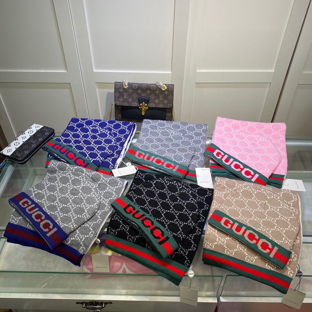 GUCCI SET SCARF AND HAT IN BLACK MONOGRAM CASHMERE 349665