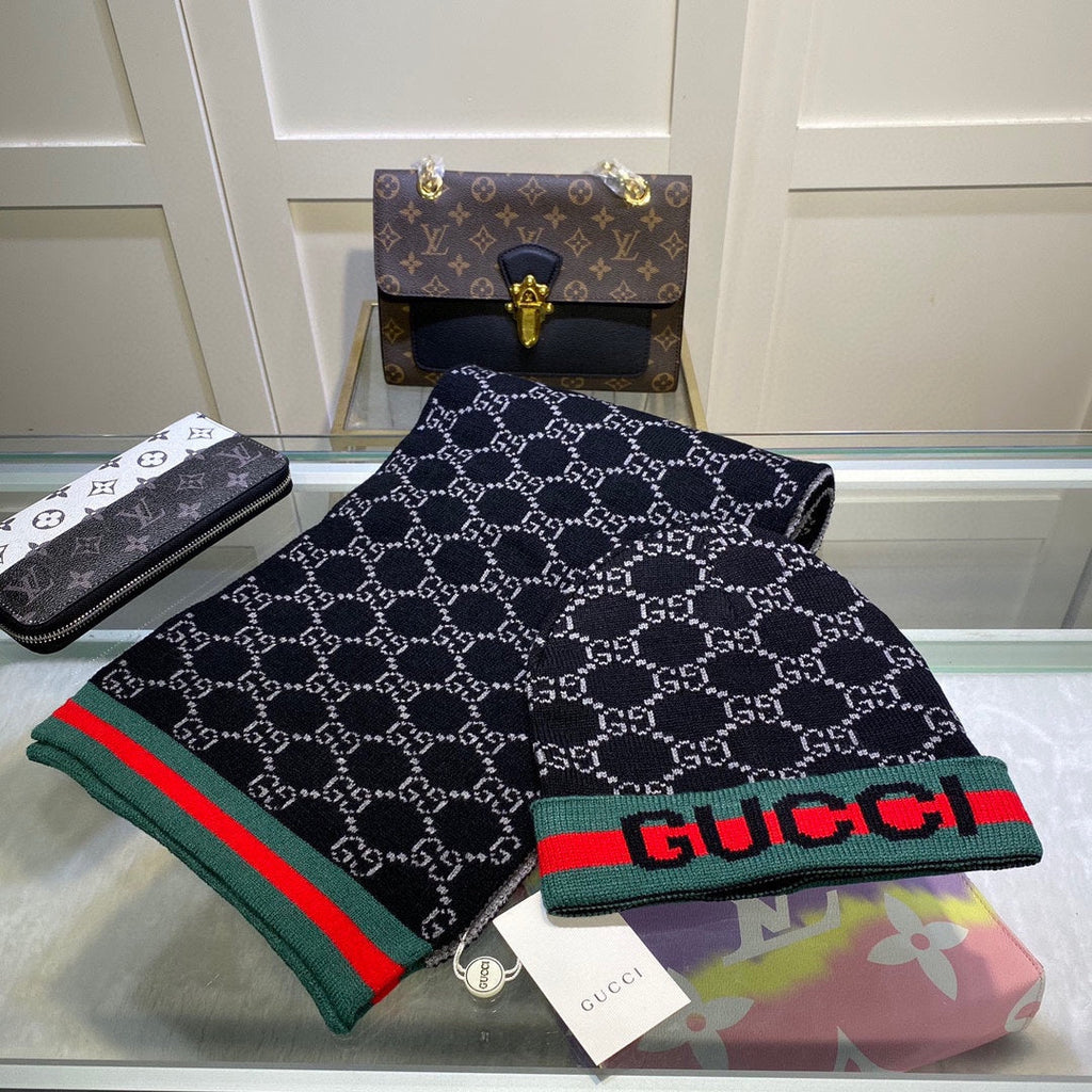 GUCCI SET SCARF AND HAT IN BLACK MONOGRAM CASHMERE 349665