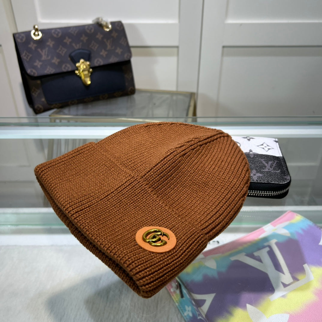 GUCCI BEANIE HAT IN SYRUP BROWN WOOL 395841