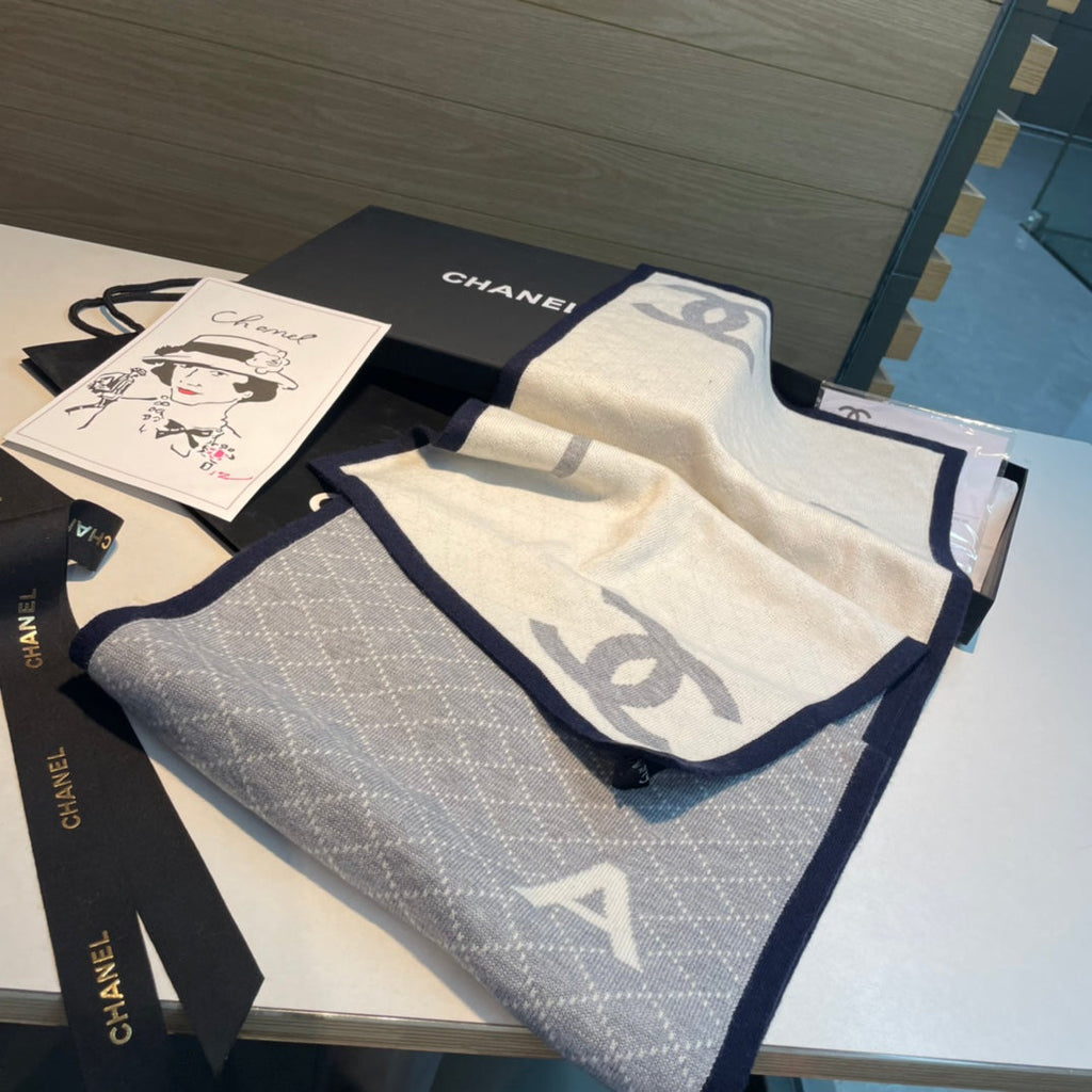 CHANEL SCARF 180 CM IN COLORFUL CASHMERE 402000
