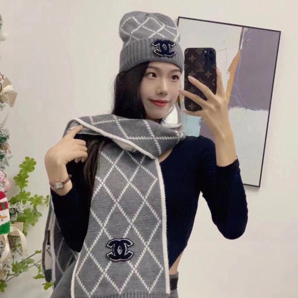 CHANEL SET HAT AND SCARF IN SMOKE GRAY MIX WHITE WOOL 422596