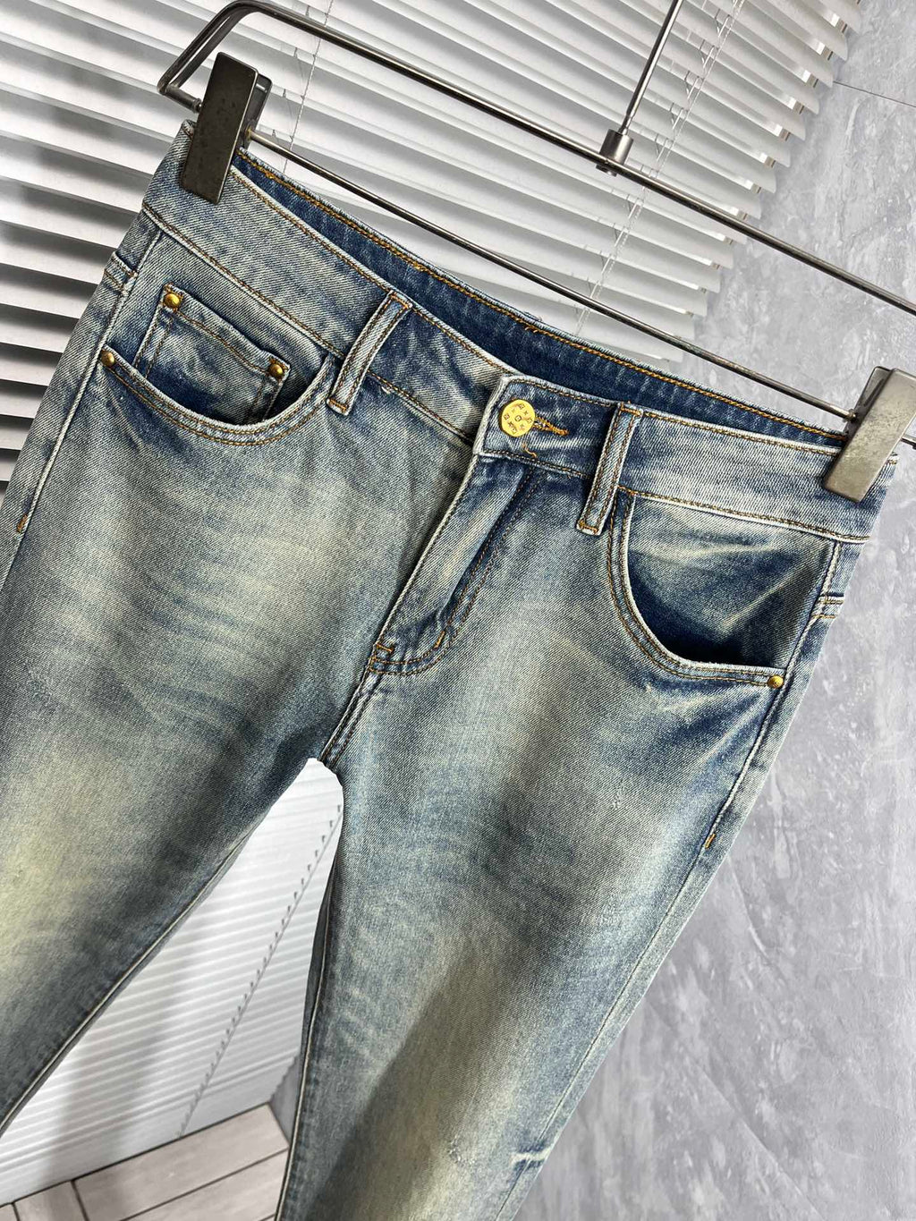 LOUIS VUITTON LV BLUE DENIM JEAN 239494