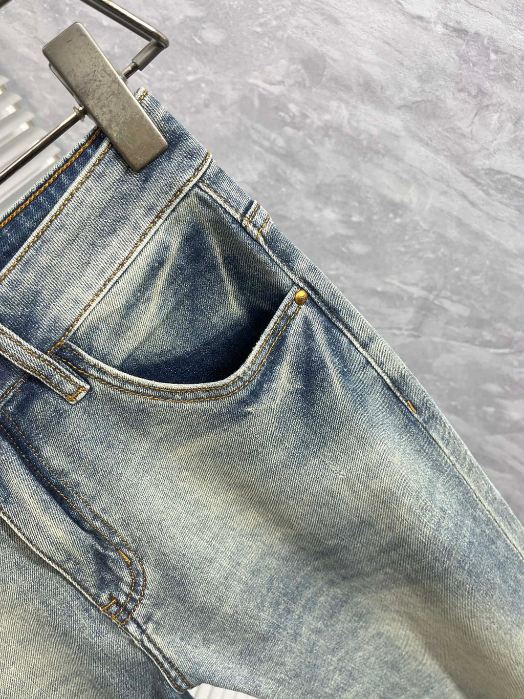 LOUIS VUITTON LV BLUE DENIM JEAN 239494
