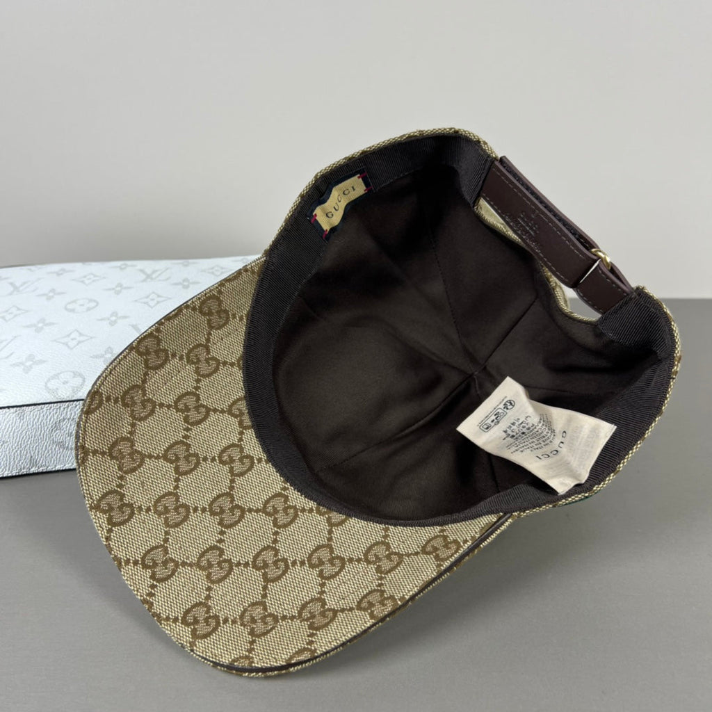 GUCCI BASEBALL CAP IN DARK BEIGE MONOGRAM CANVAS