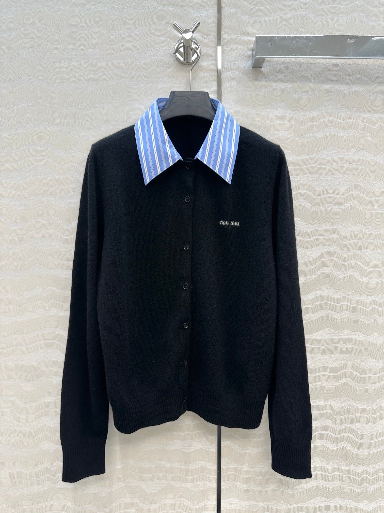 MIUMIU CARDIGAN STYLE 517