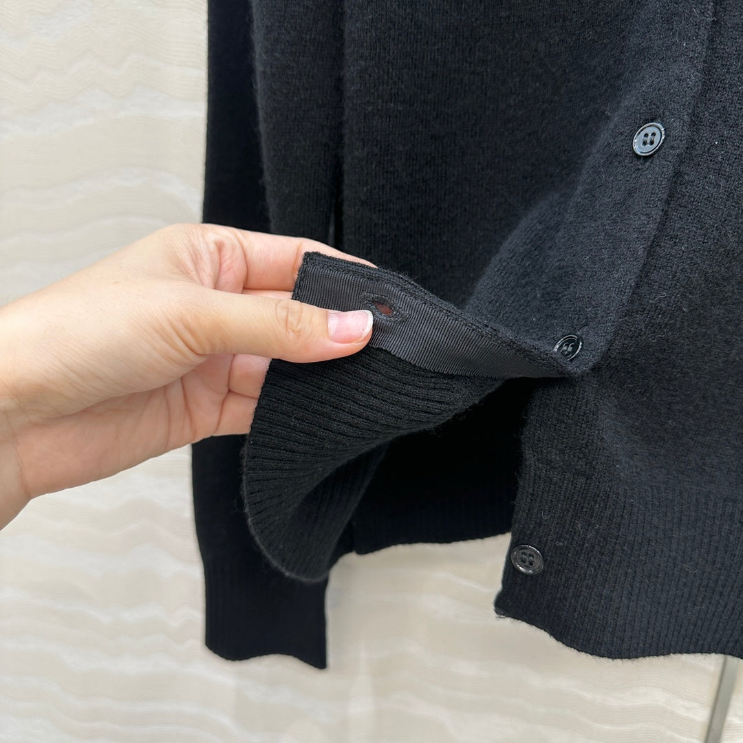 MIUMIU CARDIGAN STYLE 517