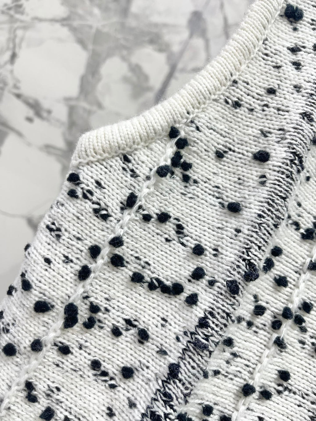 LOEWE SLEEVELESS KNIT TOP STYLE 17