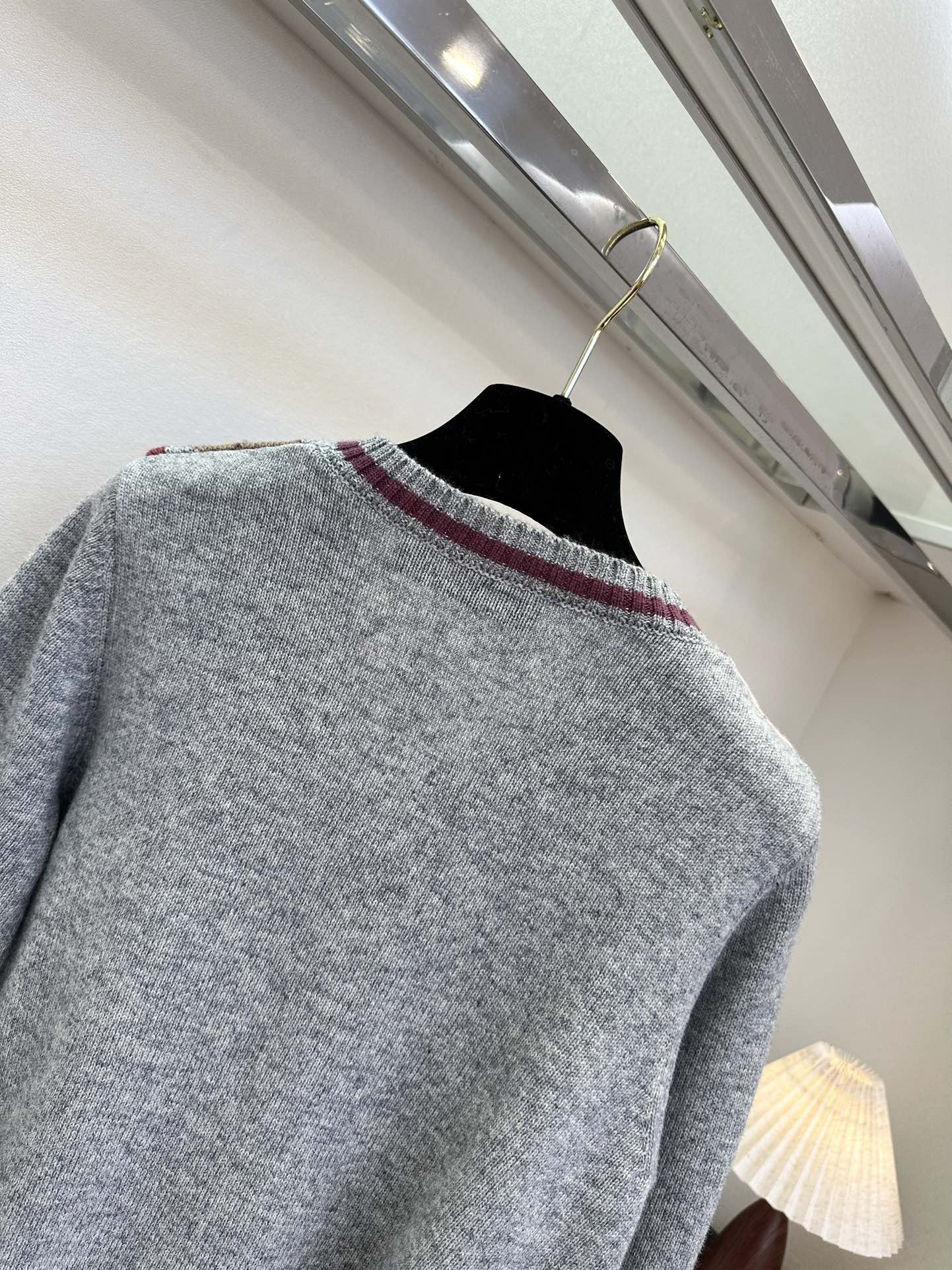 LOUIS VUITTON LV 25S V-NECK SWEATER 0111