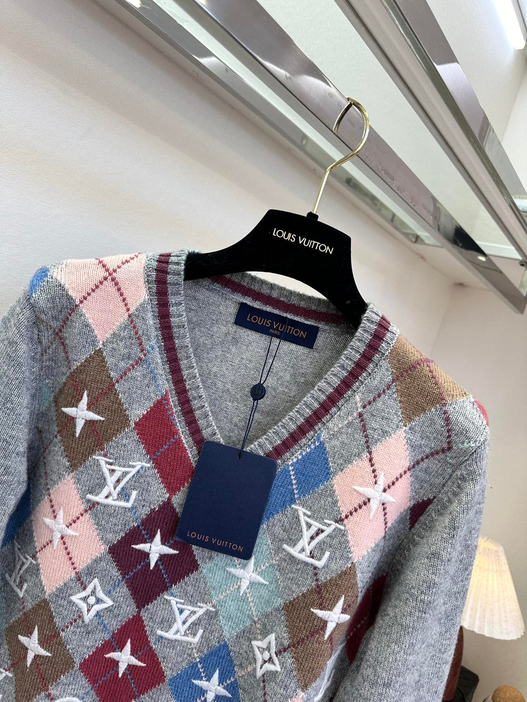 LOUIS VUITTON LV 25S V-NECK SWEATER 0111