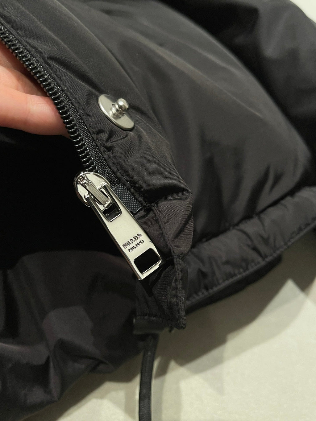PRADA 25S SHORT DOWN JACKET 243