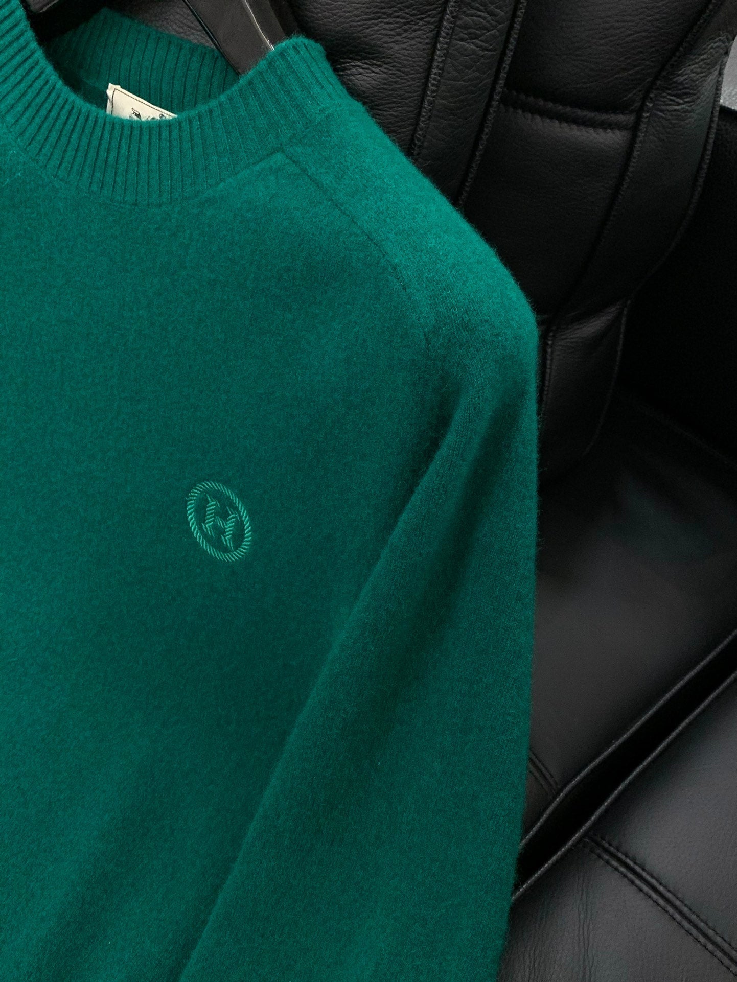 HERMES 25S LONG-SLEEVE KNITTED CREW NECK SWEATER 179