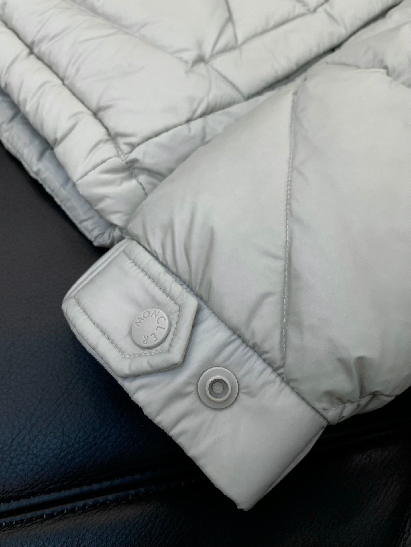MONCLER 25S DOWN JACKET 433