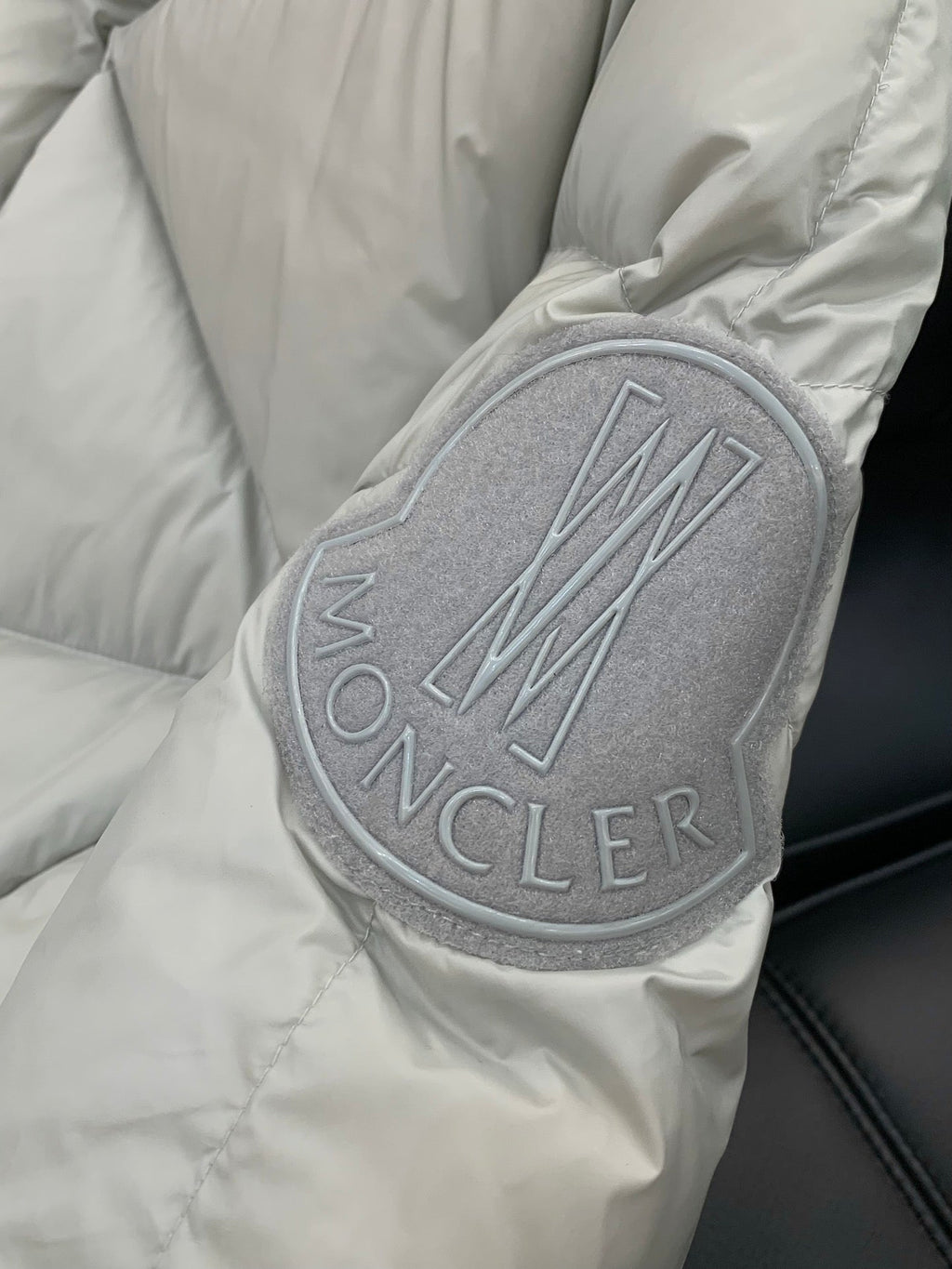MONCLER 25S DOWN JACKET 433