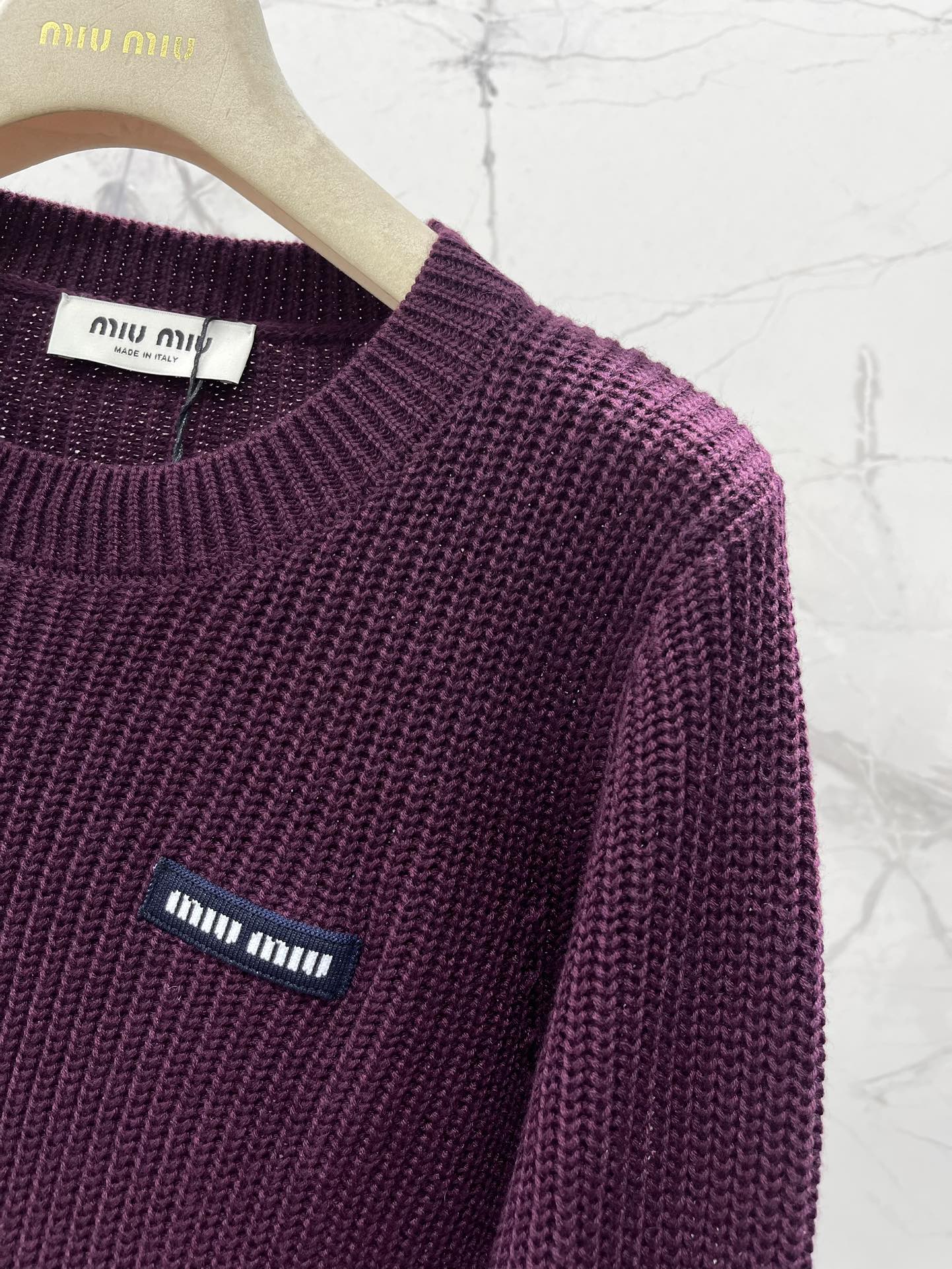 MIUMIU SWEATER STYLE 742