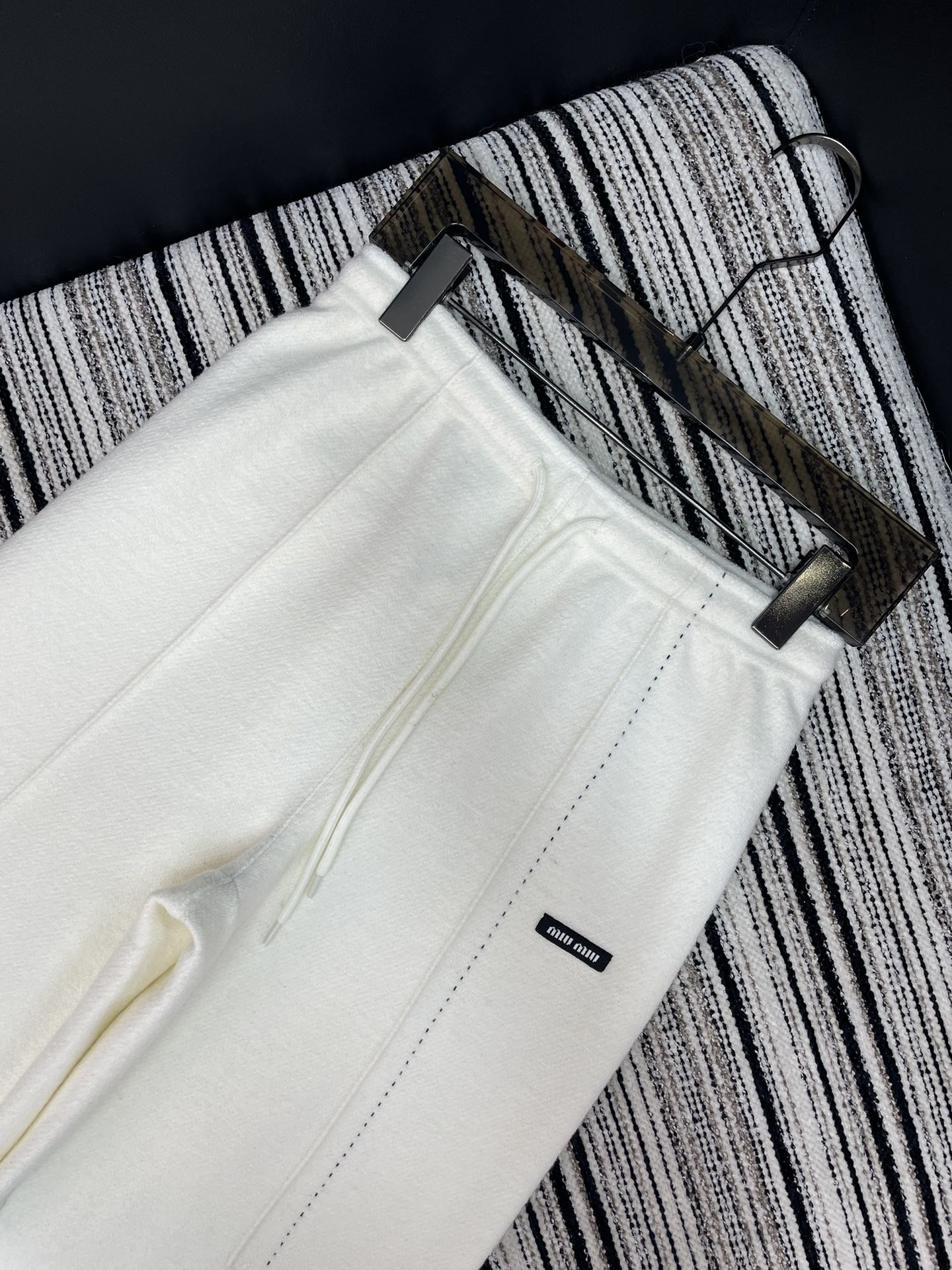 MIUMIU WIDE-LEG PANTS STYLE 653