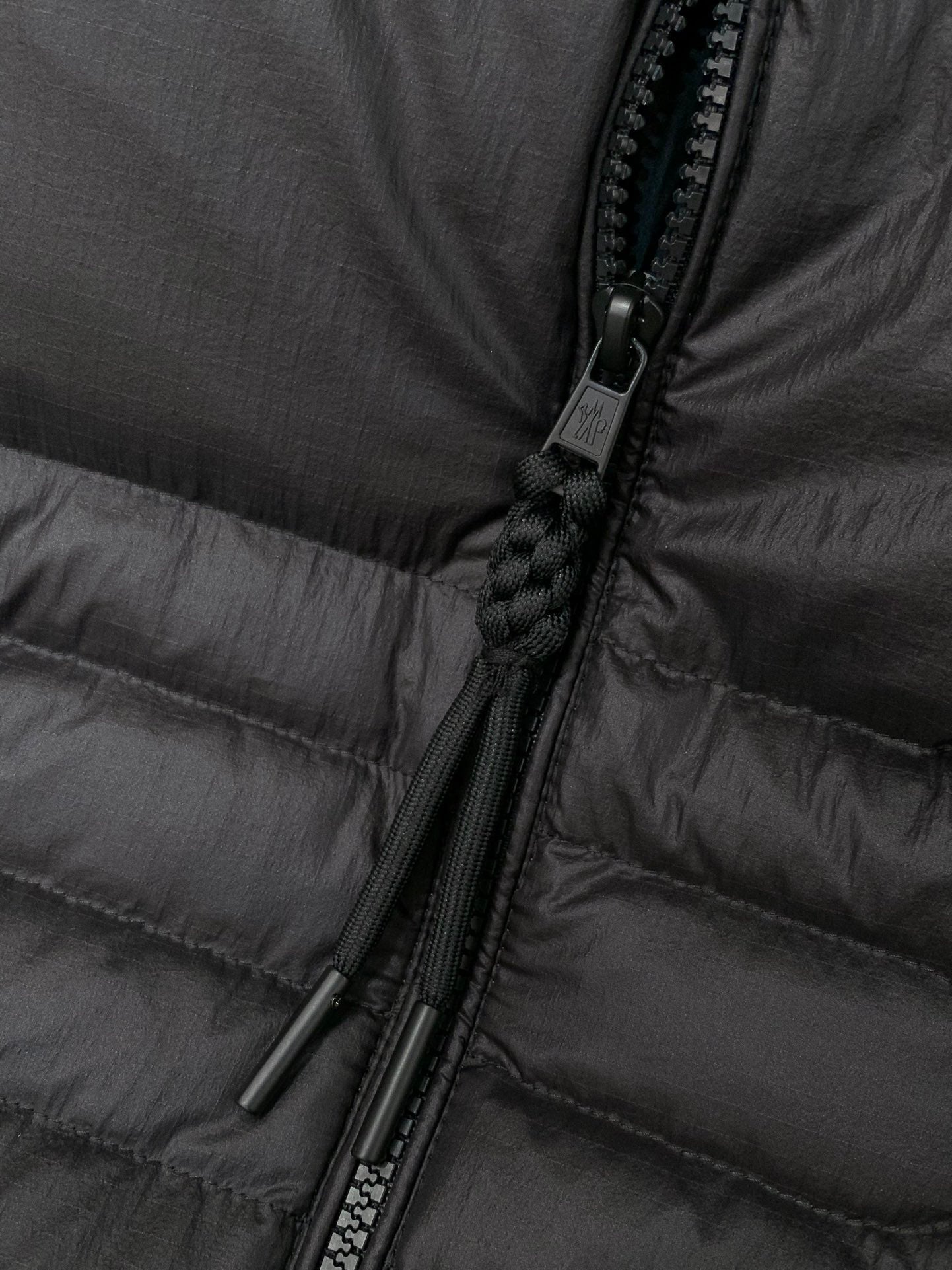 MONCLER 25S DOWN JACKET 392