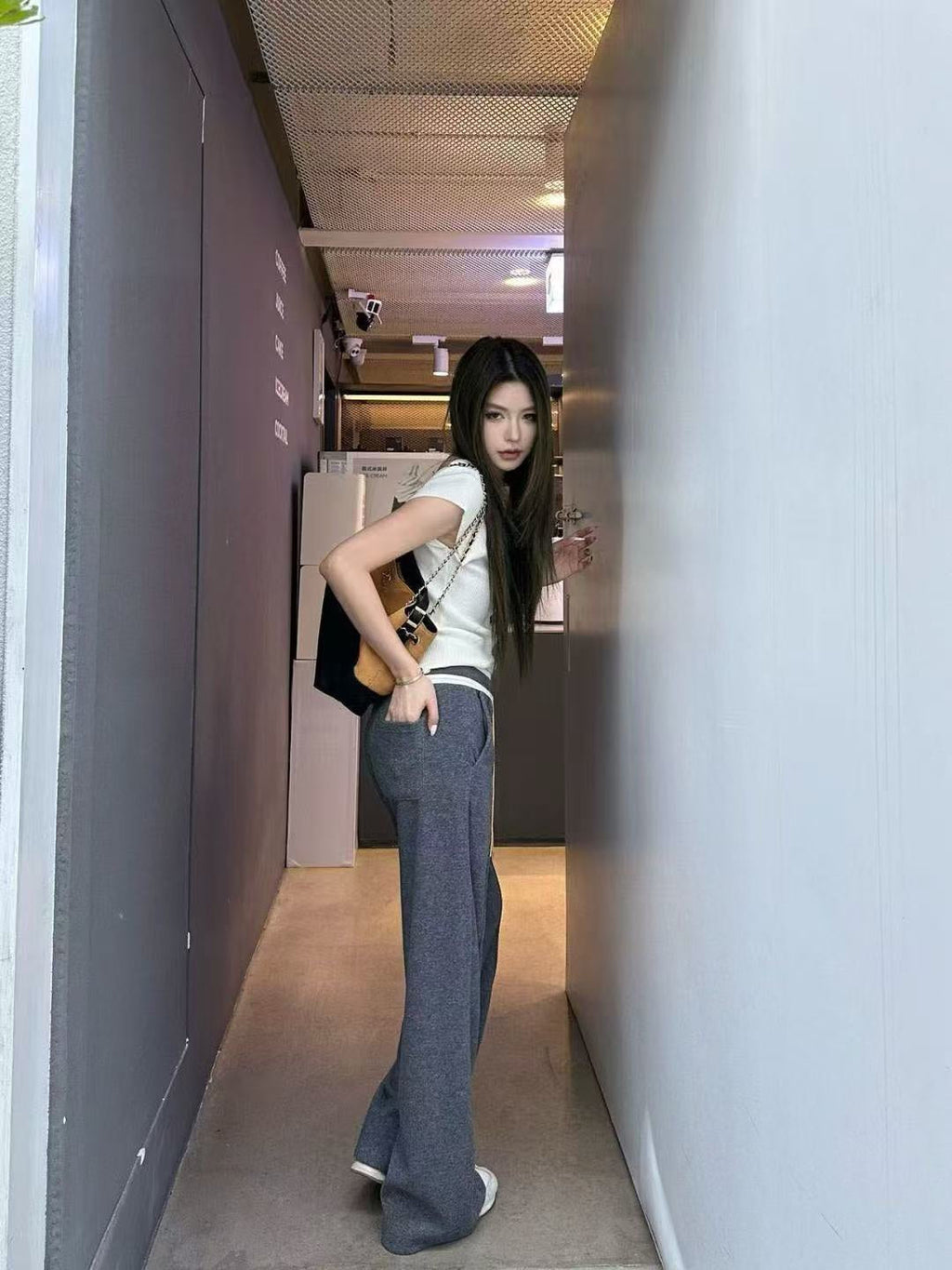 CELINE 26S HIGH-WAISTED PANTS STYLE 8