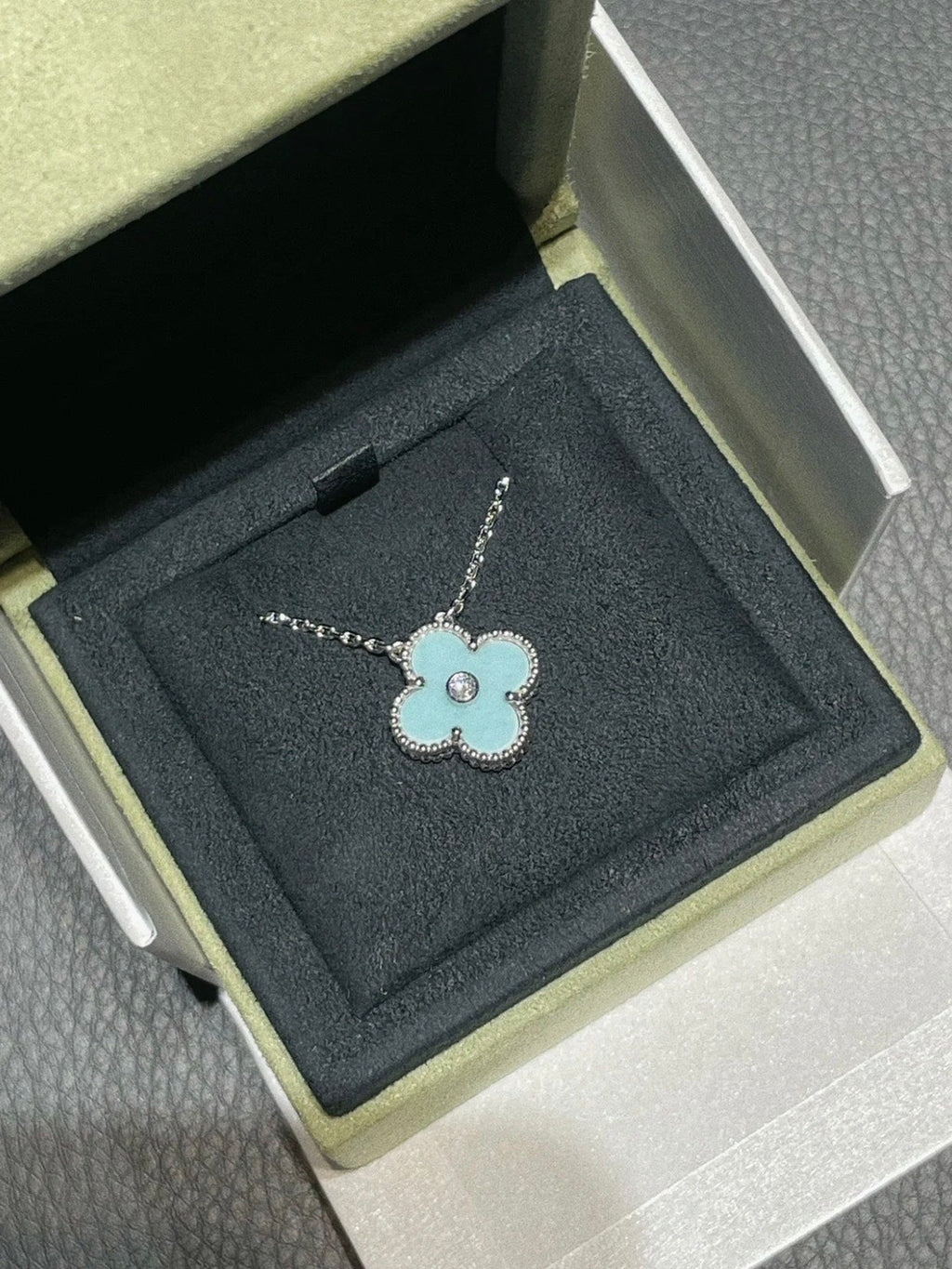 Van Cleef & Arpels CLOVER 1 DIAMOND LIGHT BLUE SILVER NECKLACE